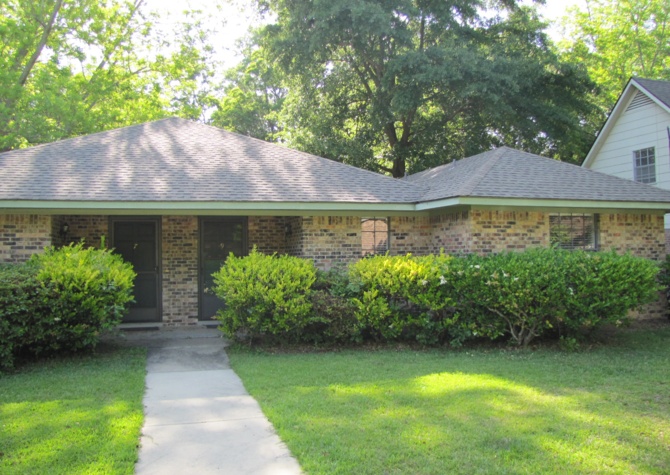 Houses Near LOCATED IN THE HEART OF HEART OF FAIRHOPE!!!