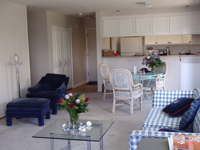 Harbor Beach - See the Sailboats from this remodeled 2 bedroom, 2 bath home
