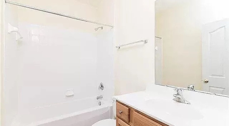 Room in 2 Bedroom Apartment at Hyde Point Ct