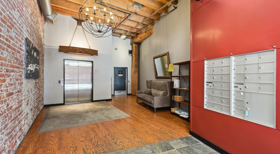 MOVE IN INCENTIVE - 2 WEEKS FREE Luxurious Corner 2 BR/ 2 BA Furnished Franklin Loft in LoDo!!