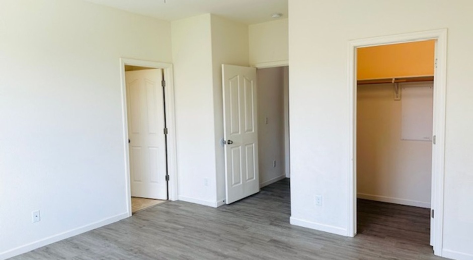 $2,250 New LVP Flooring, Locan & Ashlan 3 Bedroom, E. Giavanna, Fresno, ZERO Deposit, Ask me How