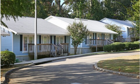 Apartments Near FSU SAR Tallahassee - 2205 Magnolia Circle for Florida State University Students in Tallahassee, FL