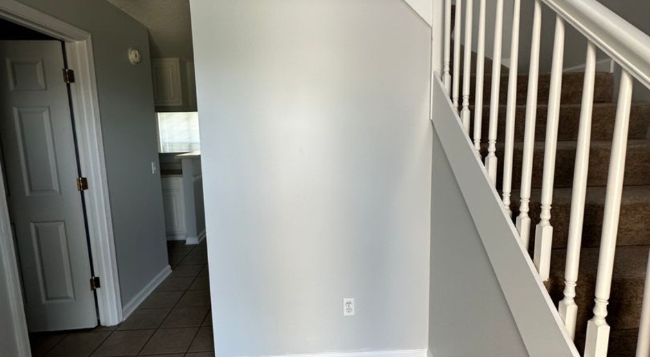 Dunwoody Subdivision!  Freshly Painted!  New Living Room LVP Flooring!!!