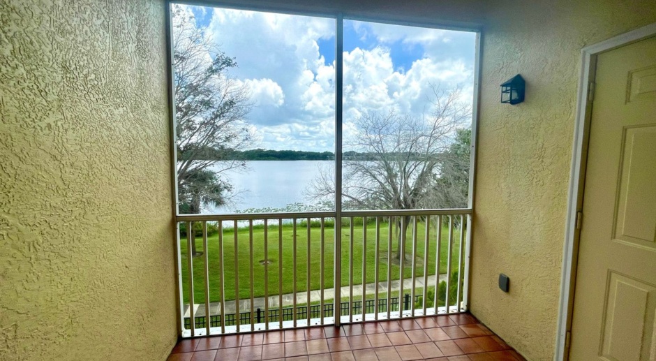 Amazing 2/2 condo with lake view at  Visconti West IN MAITLAND!! 