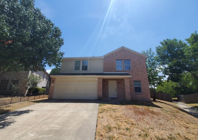 Houses Near A must see Grand Prairie Home.  Move in ready!