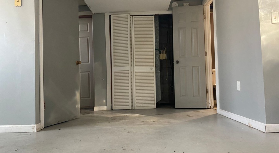Big 3 Bedroom Home with Garage For Rent