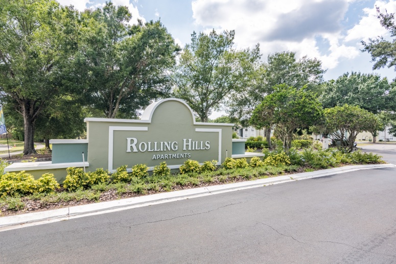 Rolling Hills Apartments