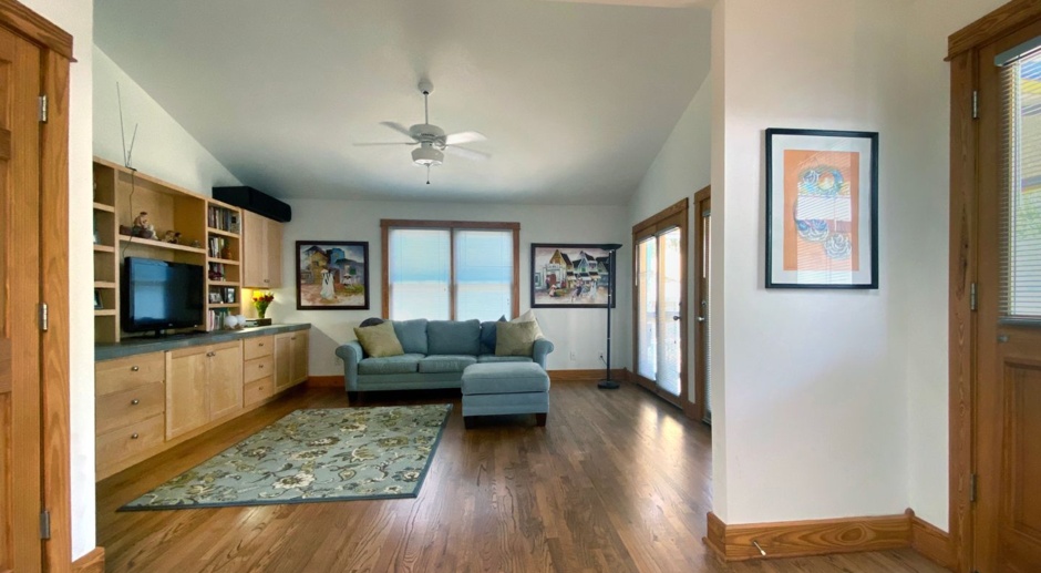 Fully Furnished 2-Bed/2-Bath + Office in Central Austin.  All Utilities Included. Available 10/16 - 3/15