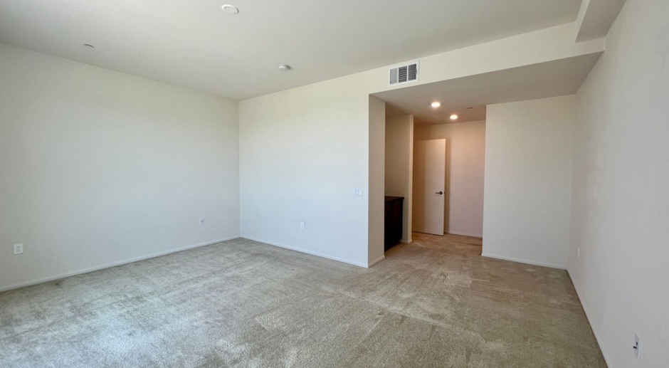 3bd 3.5ba Townhouse in Otay Ranch - Large 4 Floor Home, 2 Car Garage, Forced AC/Heat, Right Next to Otay Ranch Mall