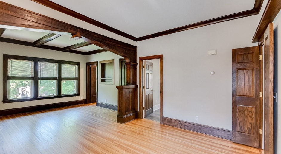Recently Renovated 4-Bed Upper Unit Close to Macalester, St Thomas, Concordia & St Kate's!