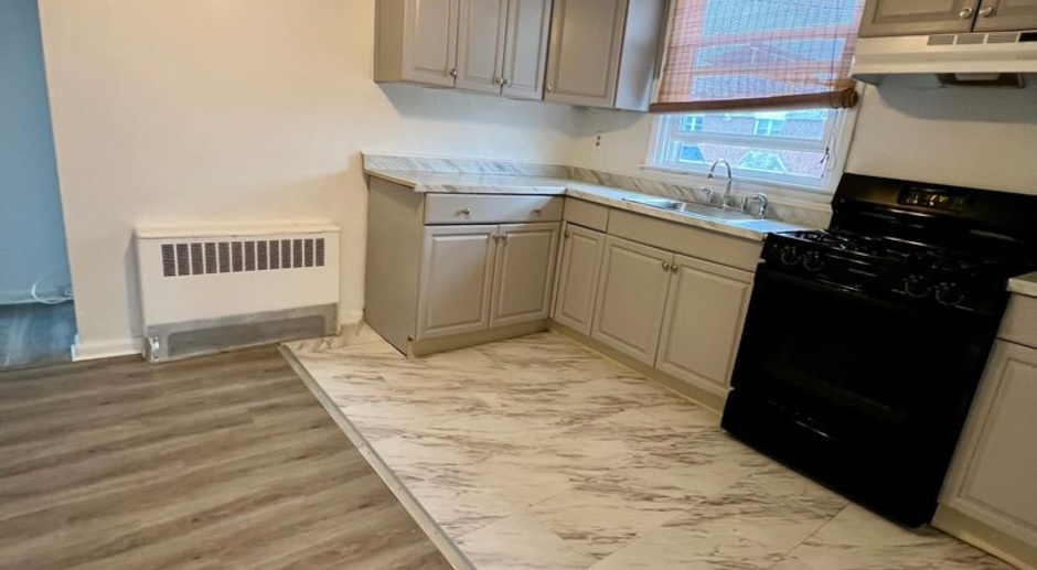 Newly Renovated 2-Bedroom Apartment in Stenton! Available NOW!