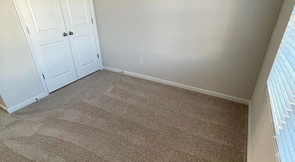 Room in 3 Bedroom Townhome at Johns Walk Way