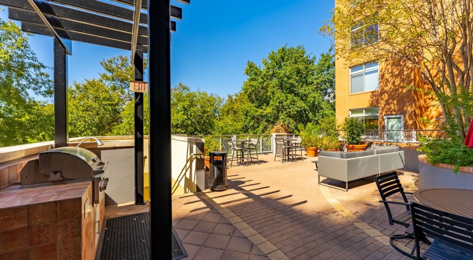 Beautiful 2bed / 2bath Condo with Waterfront View in Austin