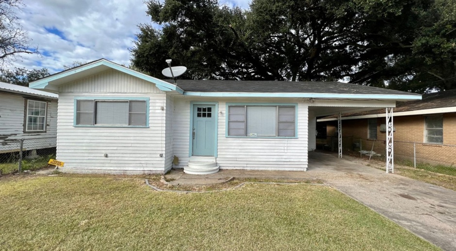 3 bedroom, 1 Bathroom Home Available in Lafayette!