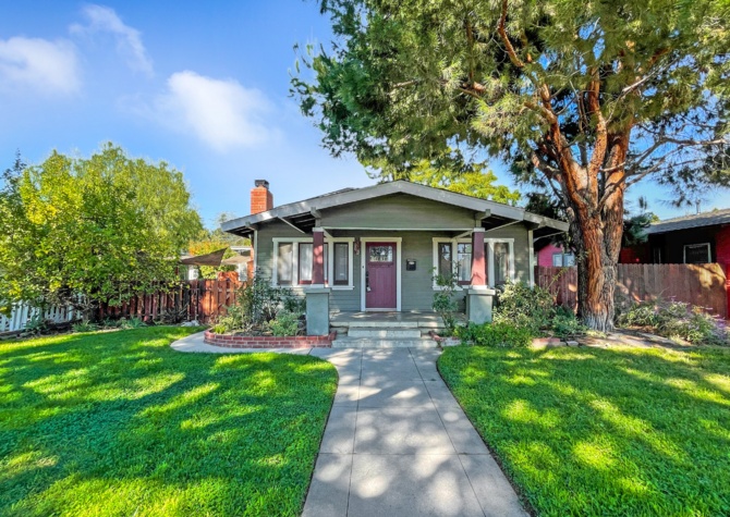 Houses Near Historic 2br/2ba home in Fullerton with a Backyard