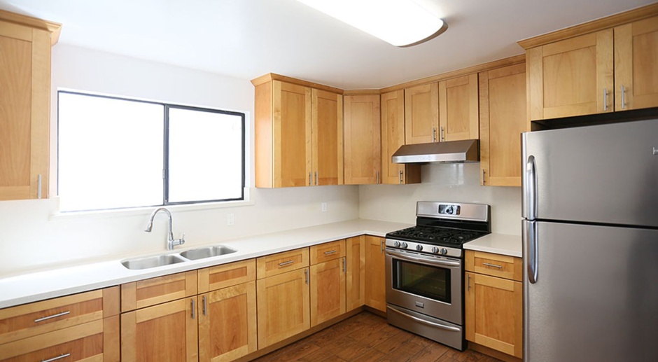 OPEN HOUSE:Sunday(4/7) 1:15pm-1:40pm  Top Full Floor 3BR/1.5BA flat in Central Richmond,1 car parking included,Shared Yard/Laundry (718 26th Avenue)
