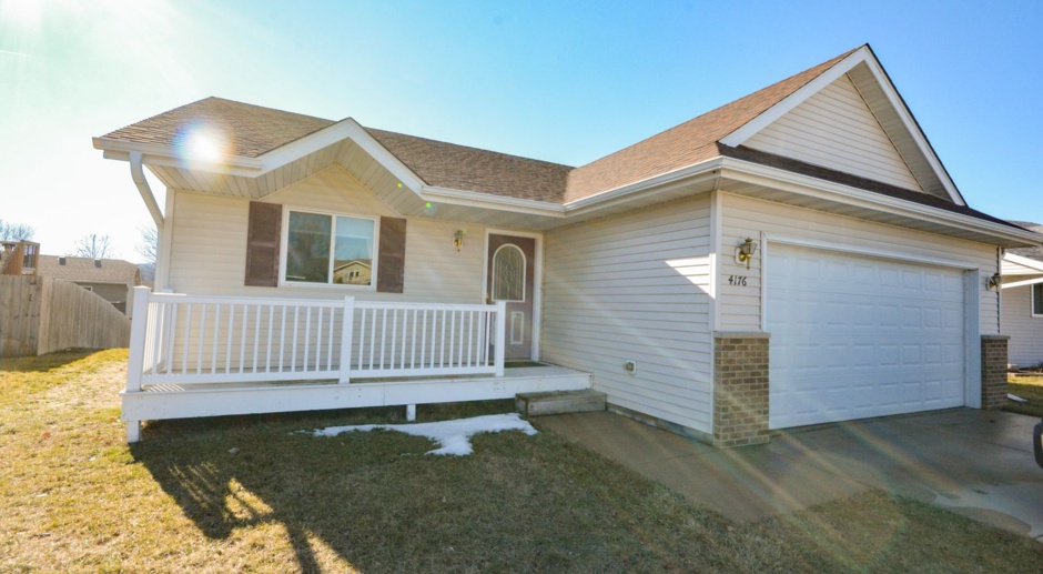 Move-In Ready 3 bed 2 bath with Large Yard!
