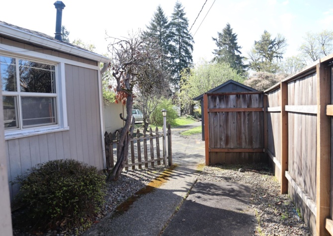 Houses Near Charming 1 Bedroom Cottage in the Heights for Rent - 7606 1/2 SE Maple Ave