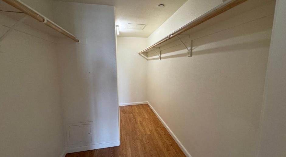  Luxurious 2-Bedroom Condo in Downtown Reno with 2 Master Suites! Lesley Reilly Property!!
