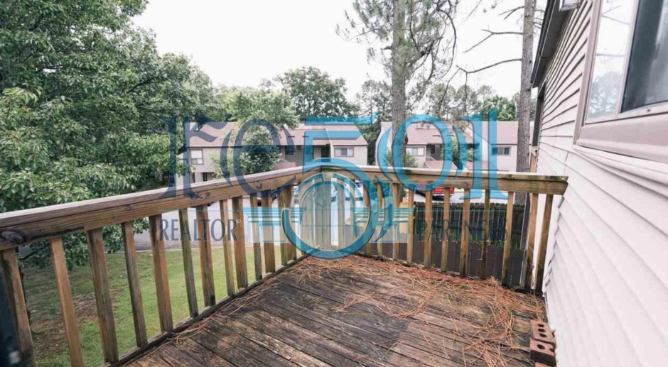 *PRICE REDUCTION* Check out this AWESOME  WLR condo!